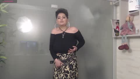 Snapshot of allyiah chatting on 01.02.25 online show from 01.02.25