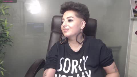 Snapshot of allyiah chatting on 01.07.25 online show from 01.07.25
