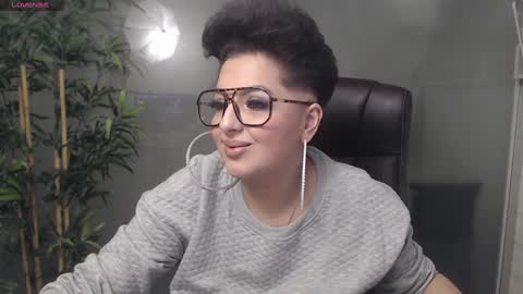 Snapshot of allyiah chatting on 01.12.25 online show from 01.12.25