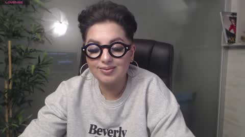 Snapshot of allyiah chatting on 01.15.25 online show from 01.15.25