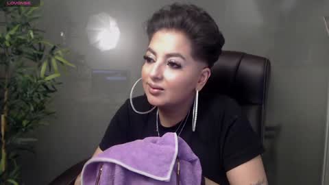 Snapshot of allyiah chatting on 01.21.25 online show from 01.21.25