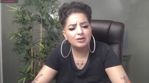 Snapshot of allyiah chatting on 01.23.25 online show from 01.23.25