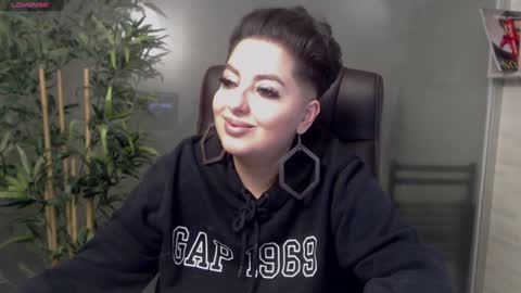 Snapshot of allyiah chatting on 01.27.25 online show from 01.27.25