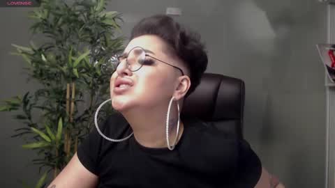 Snapshot of allyiah chatting on 02.12.25 online show from 02.12.25