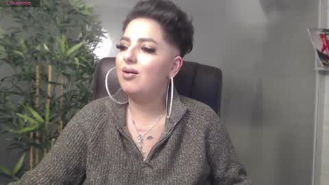 Snapshot of allyiah chatting on 02.13.25 online show from 02.13.25
