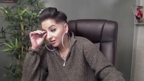 Snapshot of allyiah chatting on 02.17.25 online show from 02.17.25