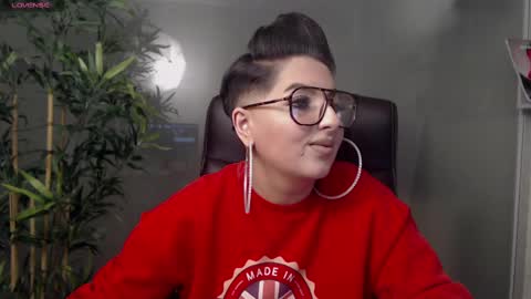 Snapshot of allyiah chatting on 02.17.25 online show from 02.17.25