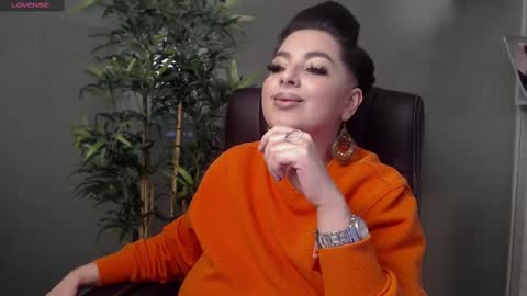 Snapshot of allyiah chatting on 02.18.25 online show from 02.18.25