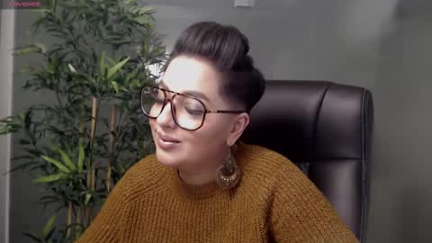 Snapshot of allyiah chatting on 02.22.25 online show from 02.22.25