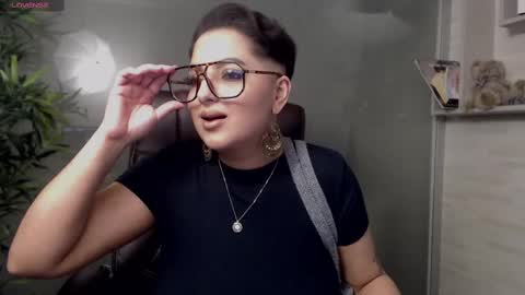 Snapshot of allyiah chatting on 02.26.25 online show from 02.26.25