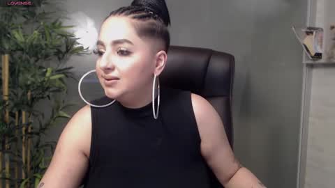 Snapshot of allyiah chatting on 03.03.25 online show from 03.03.25