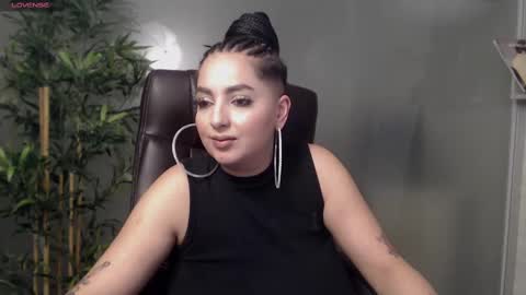 Snapshot of allyiah chatting on 03.04.25 online show from 03.04.25
