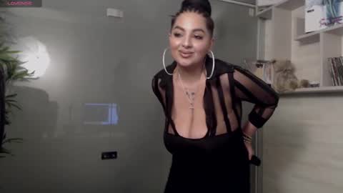 Snapshot of allyiah chatting on 03.05.25 online show from 03.05.25