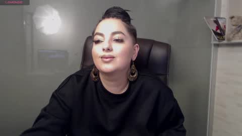 Snapshot of allyiah chatting on 03.08.25 online show from 03.08.25