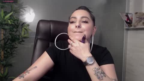 Snapshot of allyiah chatting on 03.11.25 online show from 03.11.25