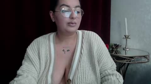 Snapshot of allyiah chatting on 02.12.26 online show from 02.12.26