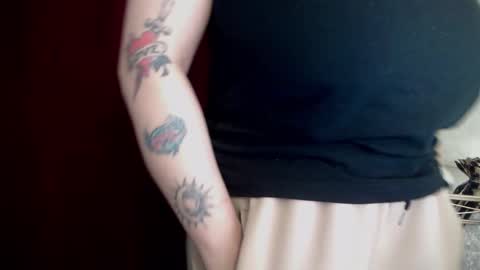 Snapshot of allyiah chatting on 02.18.26 online show from 02.18.26