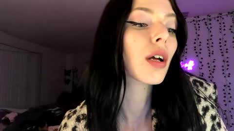 Snapshot of allyoursss1212 chatting on 01.28.25 Ally Girl In Her Ally World online show from 01.28.25