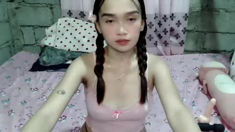 Snapshot of allys_collens chatting on 07.27.26 allys_collens online show from 07.27.26