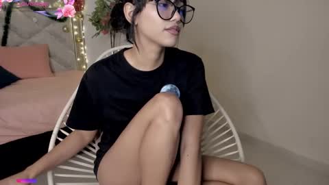 Snapshot of allyson_4 chatting on 12.22.24 Allyson 3 online show from 12.22.24
