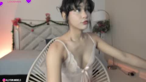 Snapshot of allyson_4 chatting on 01.02.25 Allyson 3 online show from 01.02.25