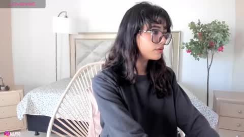 Snapshot of allyson_4 chatting on 01.18.25 Allyson 3 online show from 01.18.25