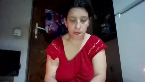 Snapshot of alma_amy chatting on 01.01.25 Alma online show from 01.01.25