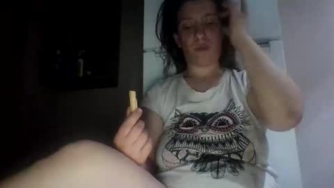 Snapshot of alma_amy chatting on 02.01.25 Alma online show from 02.01.25