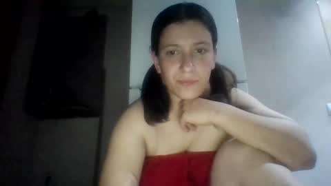 Snapshot of alma_amy chatting on 02.06.25 Alma online show from 02.06.25