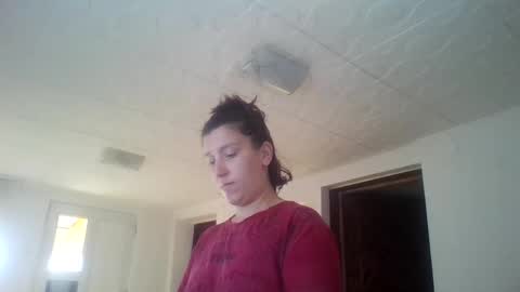 Snapshot of alma_amy chatting on 02.09.25 Alma online show from 02.09.25