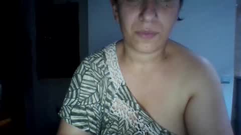 Snapshot of alma_amy chatting on 09.12.25 Alma online show from 09.12.25