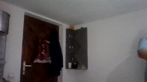 Snapshot of alma_amy chatting on 12.13.25 Alma online show from 12.13.25