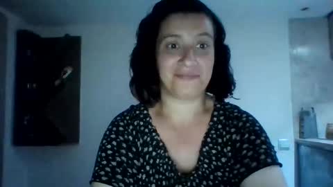Snapshot of alma_amy chatting on 05.08.26 Alma online show from 05.08.26