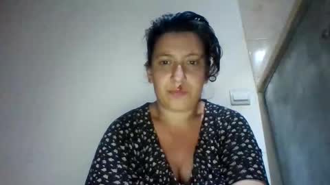 Snapshot of alma_amy chatting on 06.04.26 Alma online show from 06.04.26