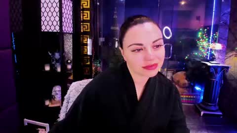 Snapshot of alma_pearl chatting on 06.22.26 Alma online show from 06.22.26