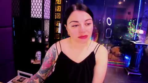 Snapshot of alma_pearl chatting on 07.14.26 Alma online show from 07.14.26