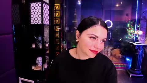 Snapshot of alma_pearl chatting on 07.16.26 Alma online show from 07.16.26
