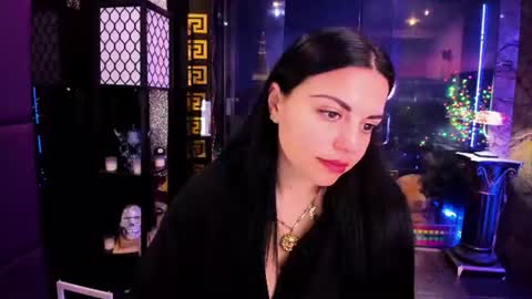 Snapshot of alma_pearl chatting on 07.20.26 Alma online show from 07.20.26
