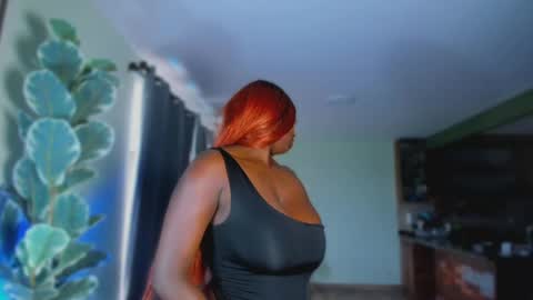 Snapshot of almaahotxxx chatting on 05.04.26 almaahotxxx online show from 05.04.26