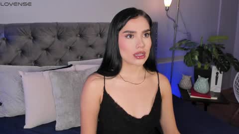 Mia online show from 05.15.26