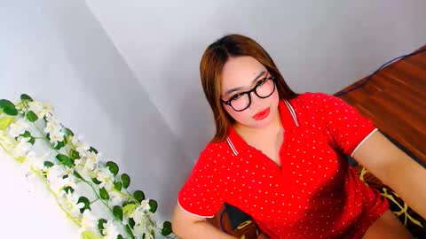 Snapshot of almirablont13 chatting on 11.12.25 Almira online show from 11.12.25