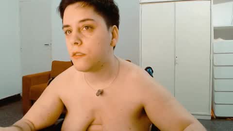 Almond online show from 03.10.25