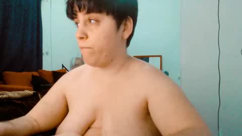 Snapshot of almondonwheels chatting on 11.21.25 Almond online show from 11.21.25