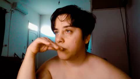 Snapshot of almondonwheels chatting on 12.19.25 Almond online show from 12.19.25