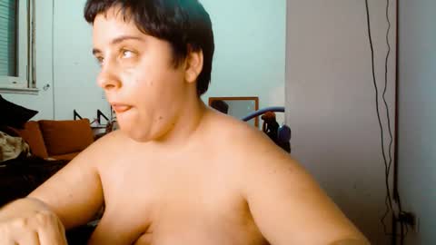 Snapshot of almondonwheels chatting on 03.01.26 Almond online show from 03.01.26