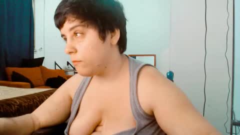 Snapshot of almondonwheels chatting on 03.25.26 Almond online show from 03.25.26