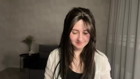 Snapshot of almostinnocent_ chatting on 05.09.26 Anna online show from 05.09.26
