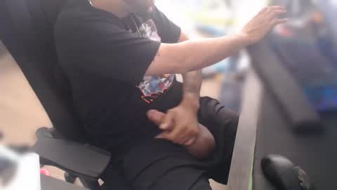 Snapshot of aloha_king chatting on 10.02.25 simplyfaded online show from 10.02.25