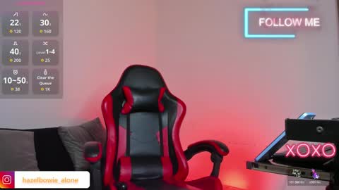 Snapshot of alonehazel chatting on 01.11.26 Hazel Bowie online show from 01.11.26