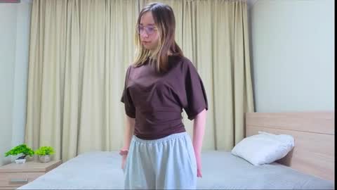 Snapshot of aloreanna chatting on 03.19.26 Alorenna online show from 03.19.26